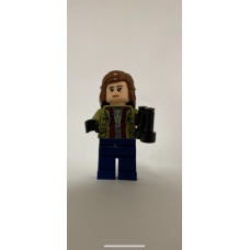 LEGO jw088 Maisie Lockwood - Olive Green Jacket, Reddish Brown Hair met verrekijker *